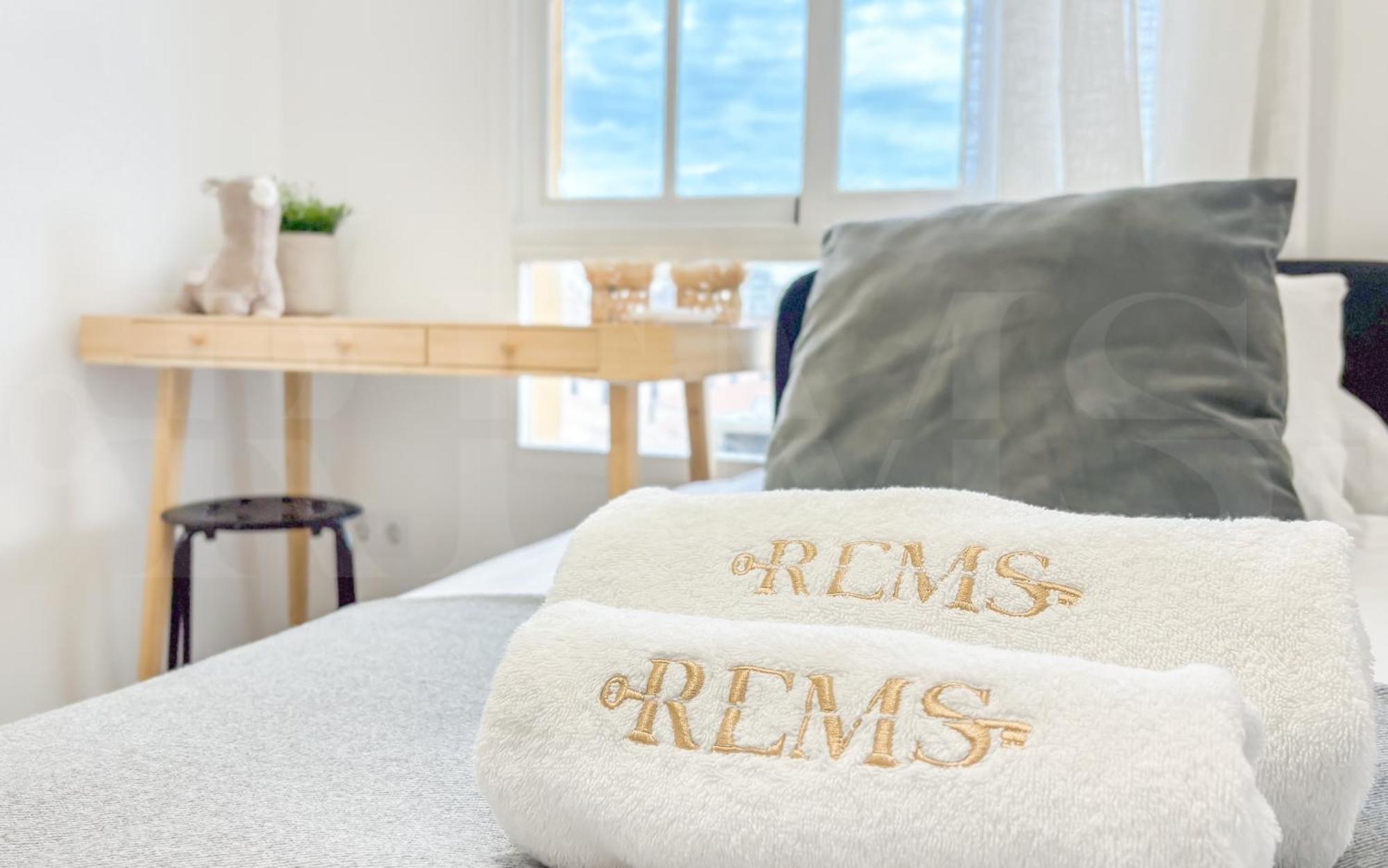 Sunlit & Fresh Apartment - Center By Rems Málaga Extérieur photo